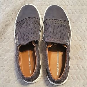 Report slip on sneaker